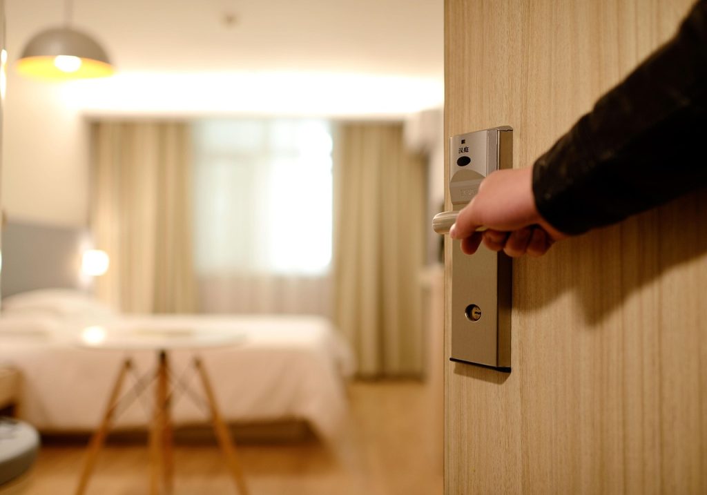Du kannst im Hotel unterkommen, wenn die Anreise zu lang ist